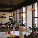 Hotell Zur Winzergenossenschaft 3*