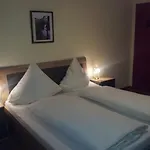 Hotell Zur Winzergenossenschaft 3*