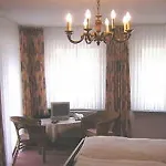 Hotell Zur Winzergenossenschaft Ernst