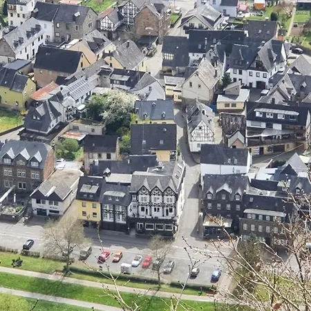 Zur Winzergenossenschaft Hotell Ernst