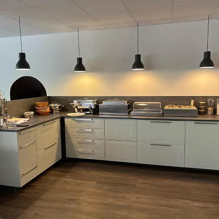 Zur Winzergenossenschaft 3* Эрнст