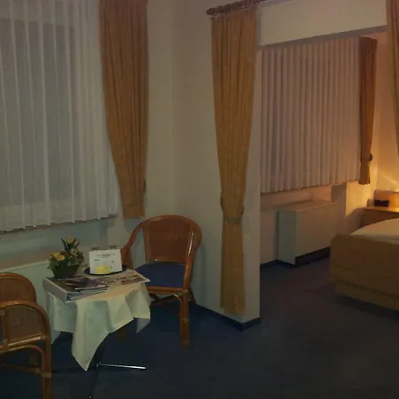 Zur Winzergenossenschaft 3* Эрнст